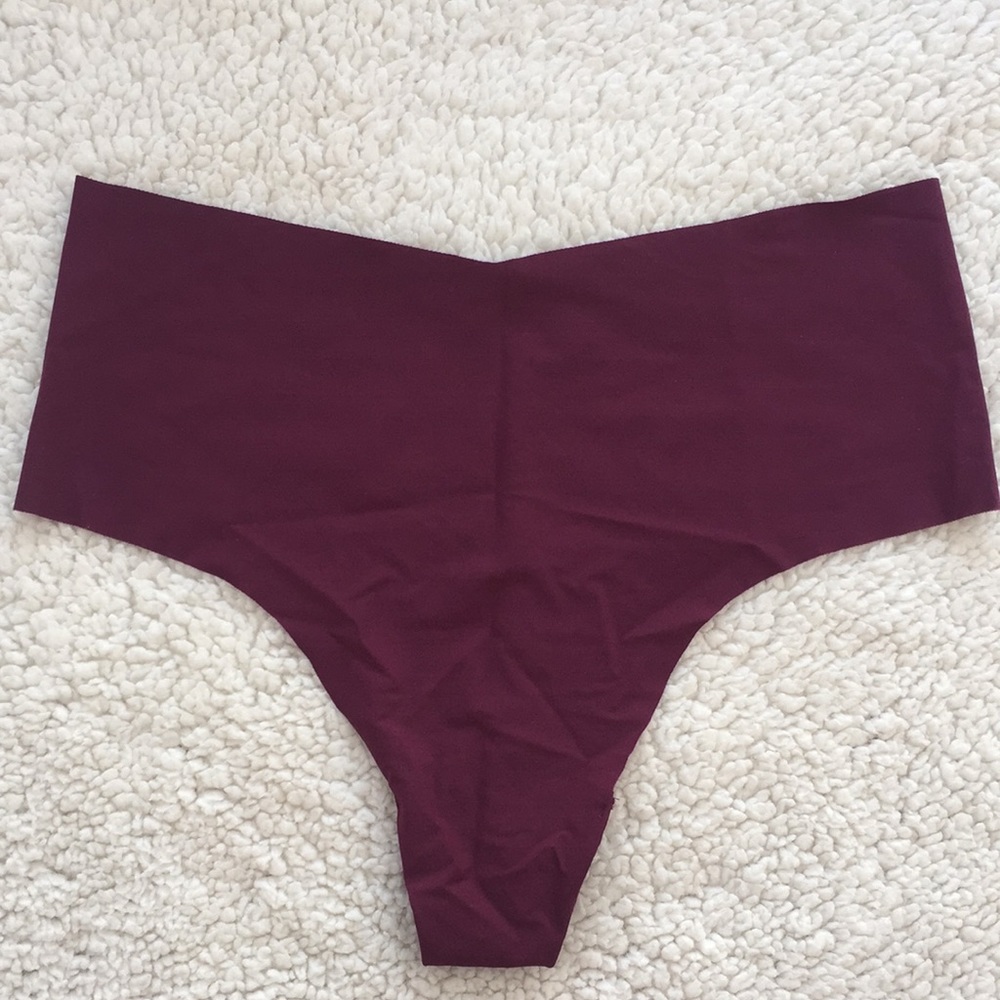 NWOT Victoria’s Secret Seamless Thong Panty
